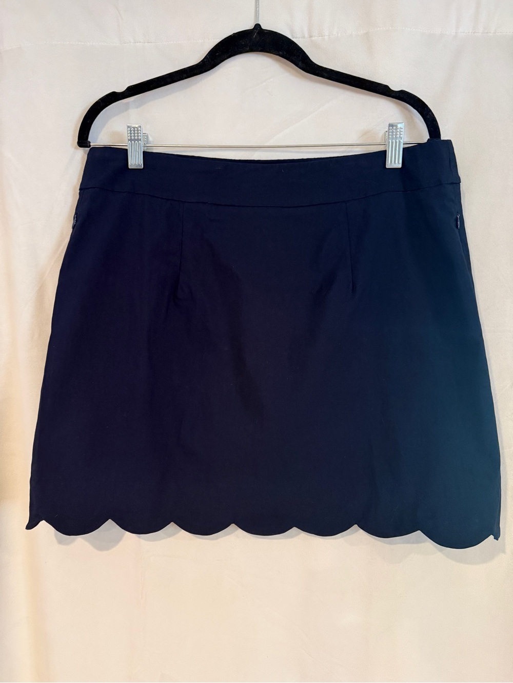 J. McLaughlin Navy Scallop-Hem Skort - Picture 2 of 11